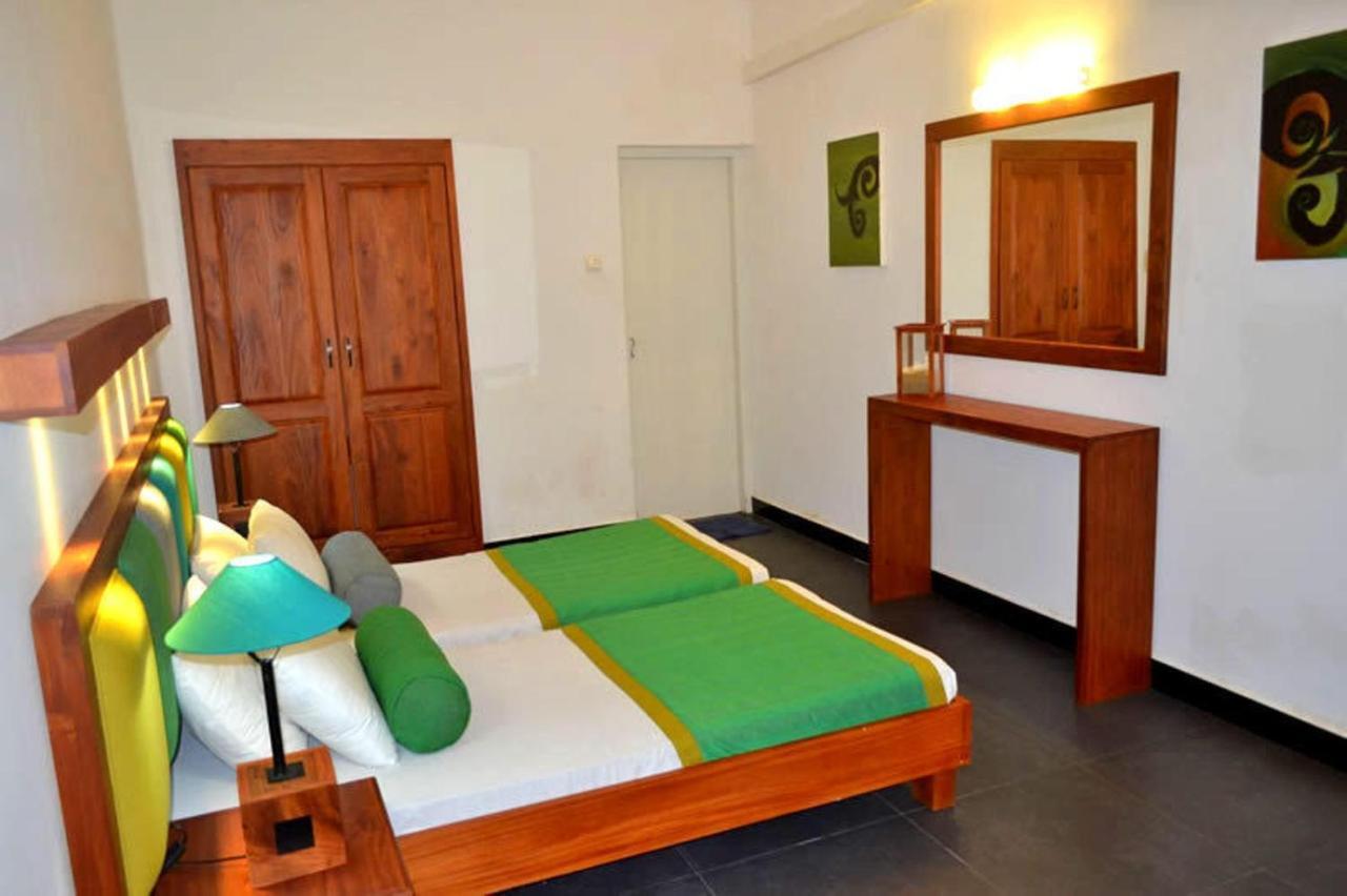 Star Beach Guest House Negombo Exterior foto