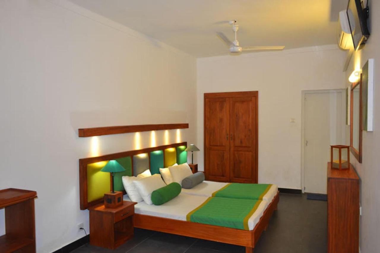 Star Beach Guest House Negombo Exterior foto